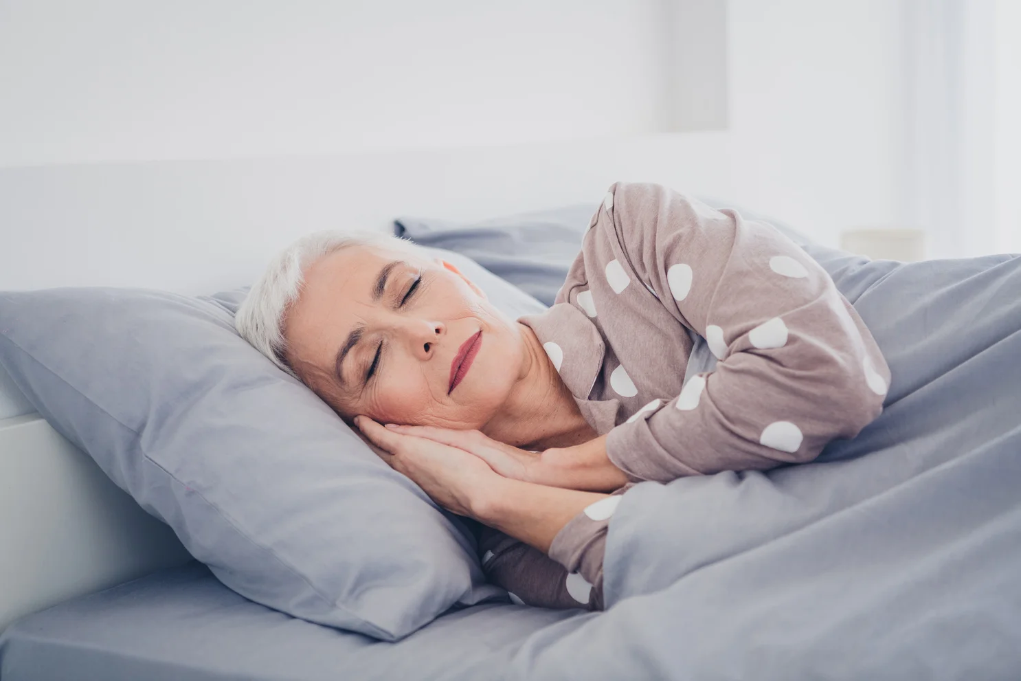 como melhorar qualidade do sono naturalmente após 50